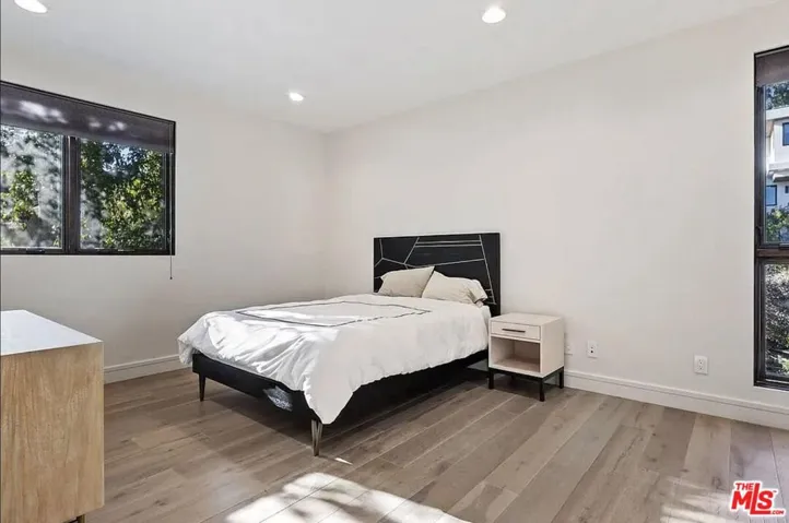 16132 Alcima Avenue, Pacific Palisades, California 90272
