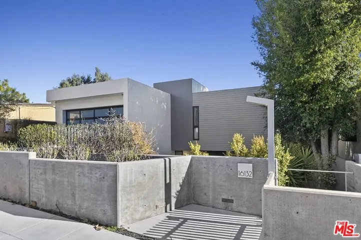 16132 Alcima Avenue, Pacific Palisades, California 90272