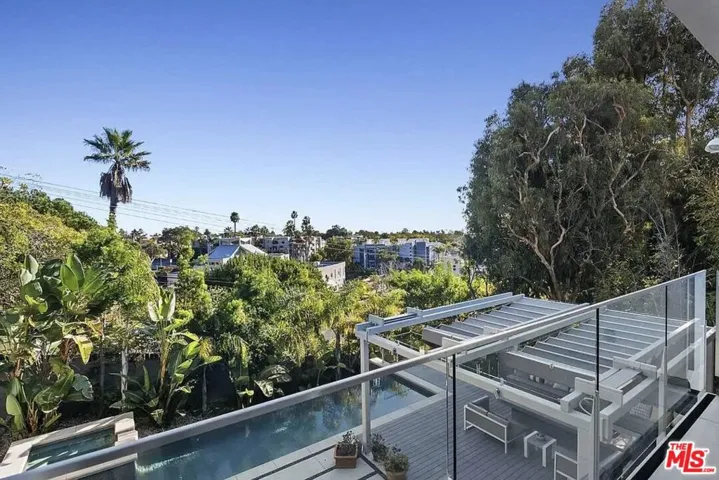 16132 Alcima Avenue, Pacific Palisades, California 90272