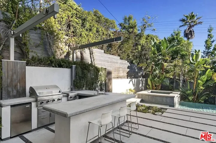 16132 Alcima Avenue, Pacific Palisades, California 90272