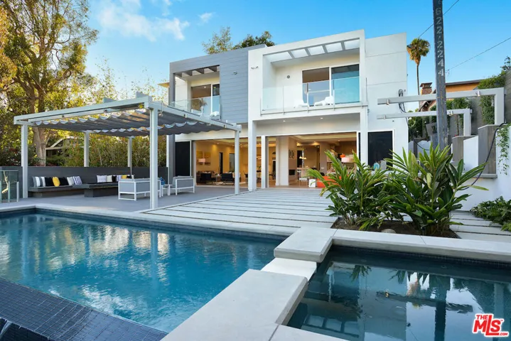16132 Alcima Avenue, Pacific Palisades, California 90272