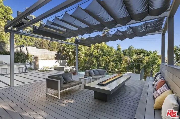 16132 Alcima Avenue, Pacific Palisades, California 90272