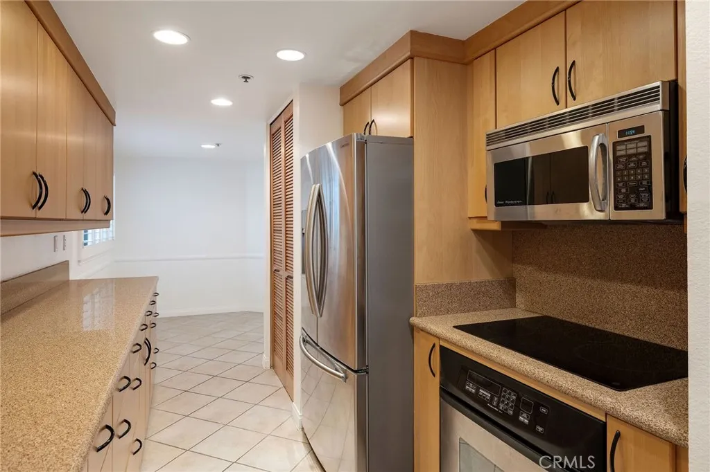 510 The Village 103, Redondo Beach, California 90277 home-pic-15