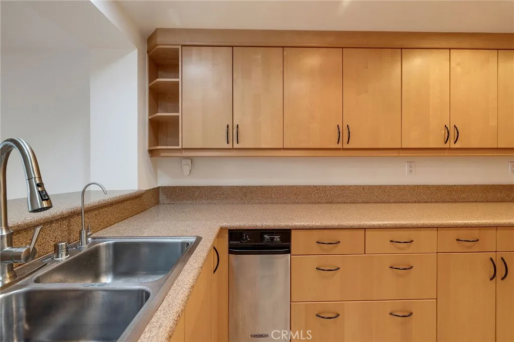 510 The Village 103, Redondo Beach, California 90277 home-pic-13