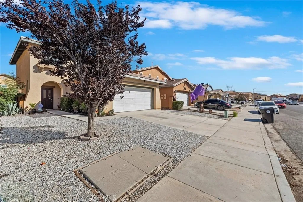 14416 Honeyhill, Victorville, California 92394 home-pic-4