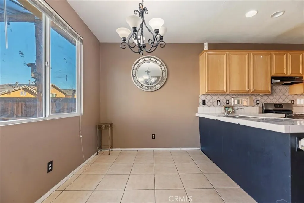 14416 Honeyhill, Victorville, California 92394 home-pic-10