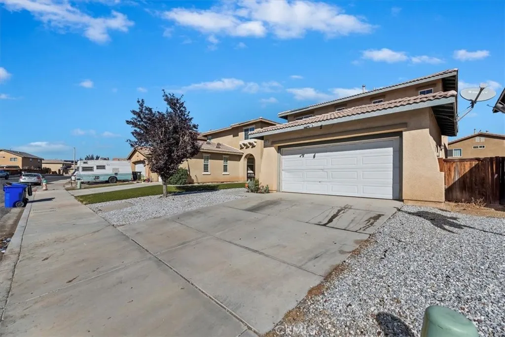 14416 Honeyhill, Victorville, California 92394 home-pic-3