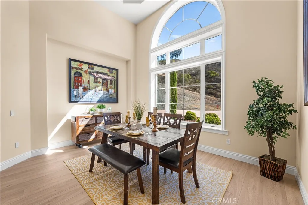 25700 El Chaval Place, Temecula, California 92590 home-pic-7