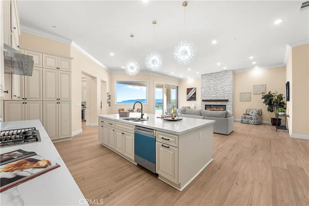 25700 El Chaval Place, Temecula, California 92590 home-pic-20