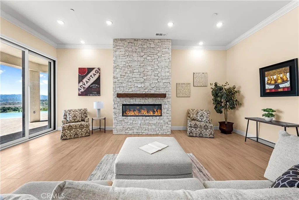 25700 El Chaval Place, Temecula, California 92590 home-pic-25