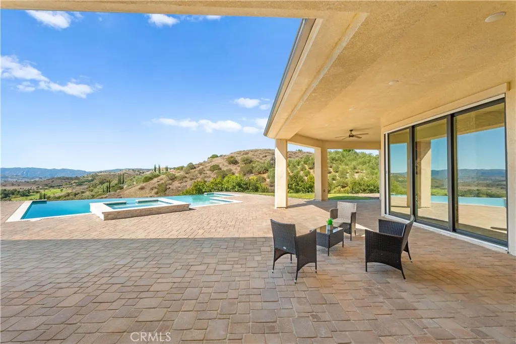 25700 El Chaval Place, Temecula, California 92590 home-pic-52