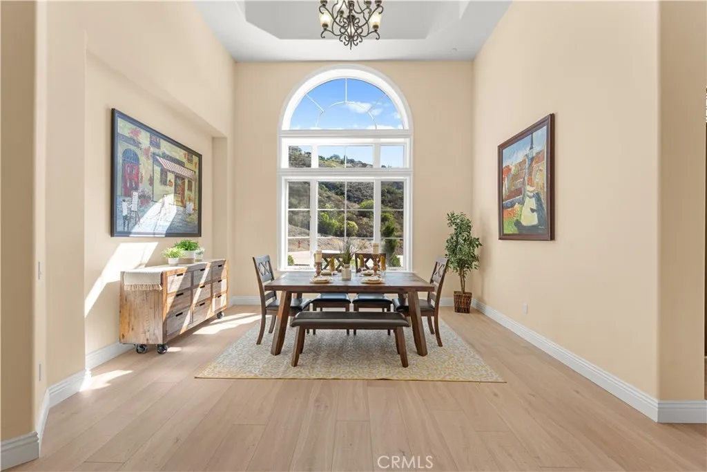 25700 El Chaval Place, Temecula, California 92590 home-pic-8