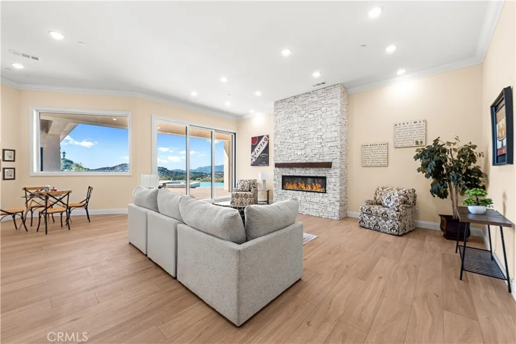 25700 El Chaval Place, Temecula, California 92590 home-pic-22