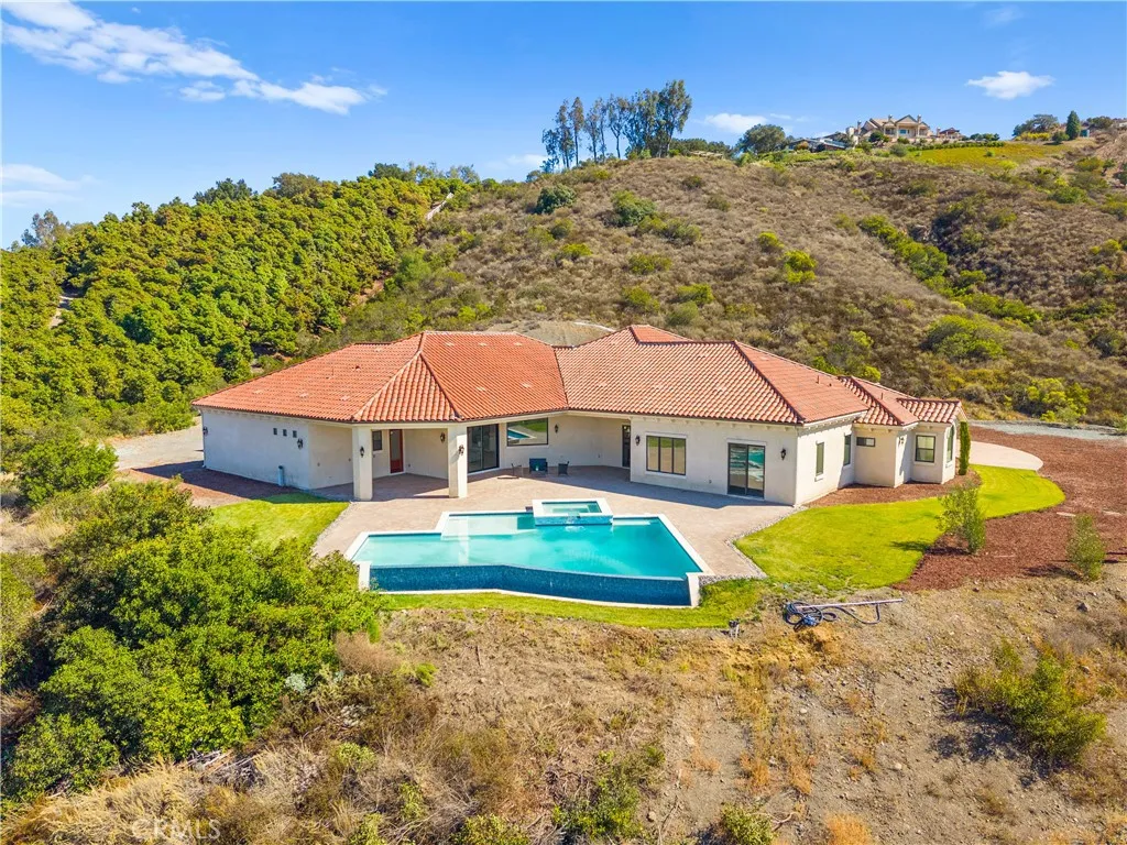 25700 El Chaval Place, Temecula, California 92590 home-pic-13