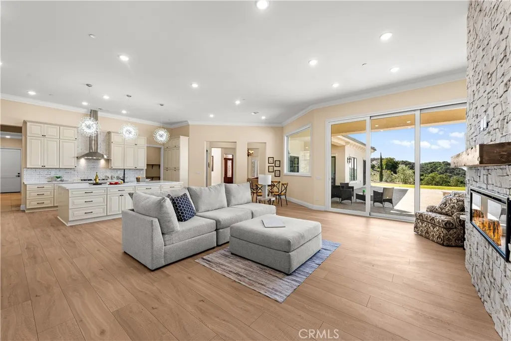 25700 El Chaval Place, Temecula, California 92590 home-pic-26