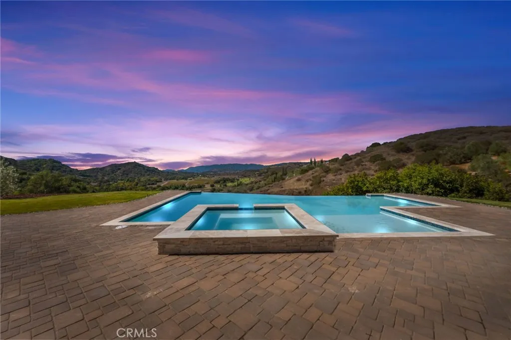 25700 El Chaval Place, Temecula, California 92590 home-pic-10