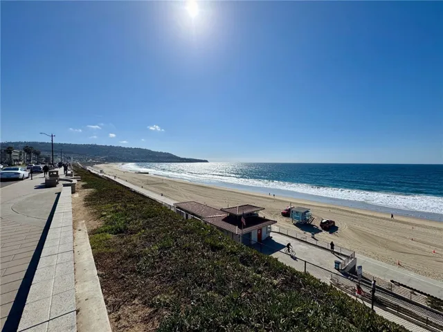 521 Avenue C B, Redondo Beach, California 90277