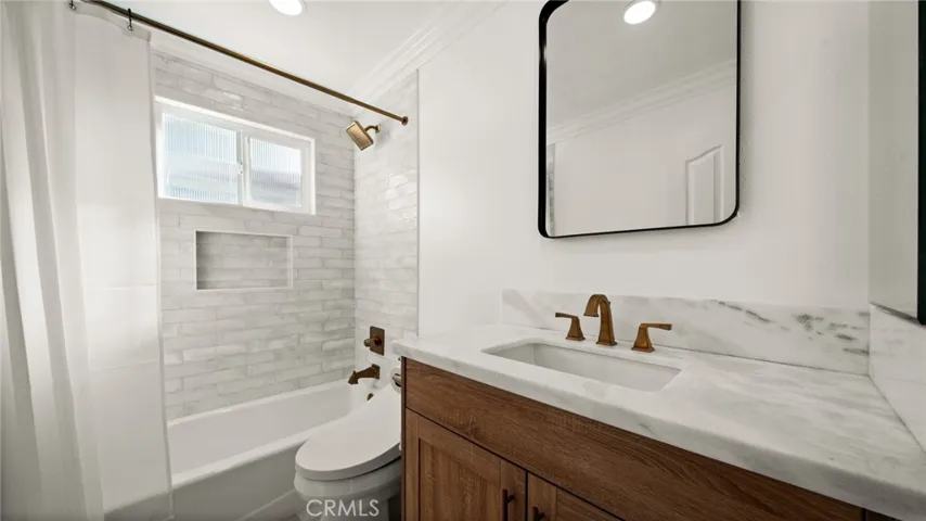 521 Avenue C B, Redondo Beach, California 90277