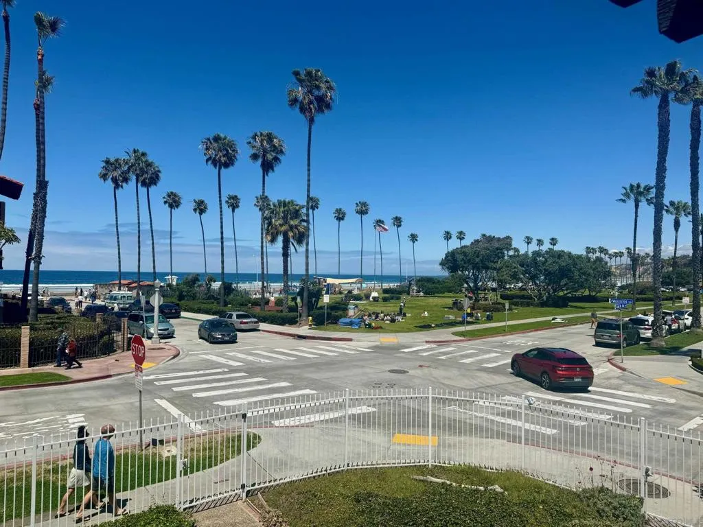 8151 Camino Del Oro