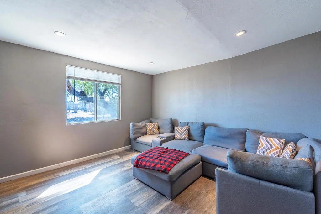 2338 Sand Ere Avenue, Thermal, California 92274 home-pic-33