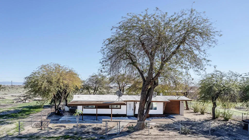 2338 Sand Ere Avenue, Thermal, California 92274 home-pic-1
