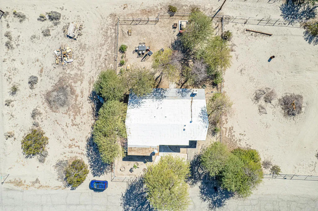 2338 Sand Ere Avenue, Thermal, California 92274 home-pic-14