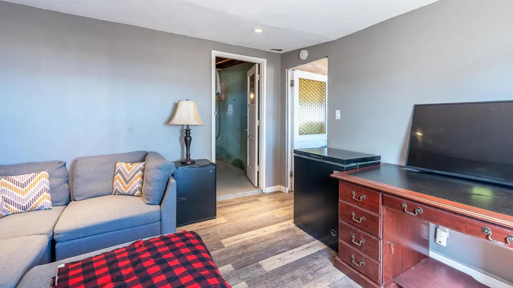 2338 Sand Ere Avenue, Thermal, California 92274 home-pic-36