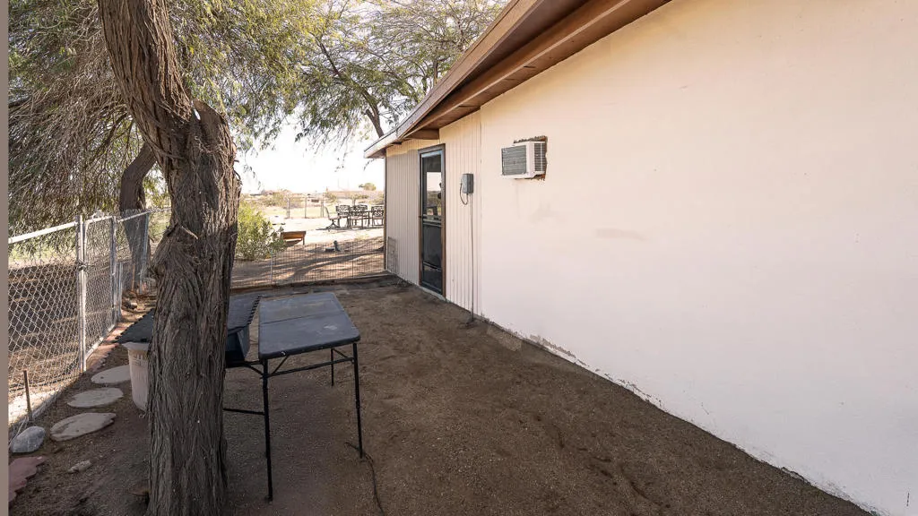 2338 Sand Ere Avenue, Thermal, California 92274 home-pic-7