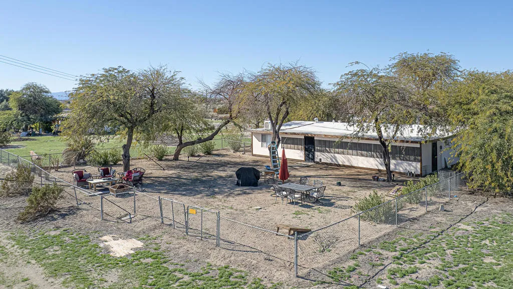2338 Sand Ere Avenue, Thermal, California 92274 home-pic-11
