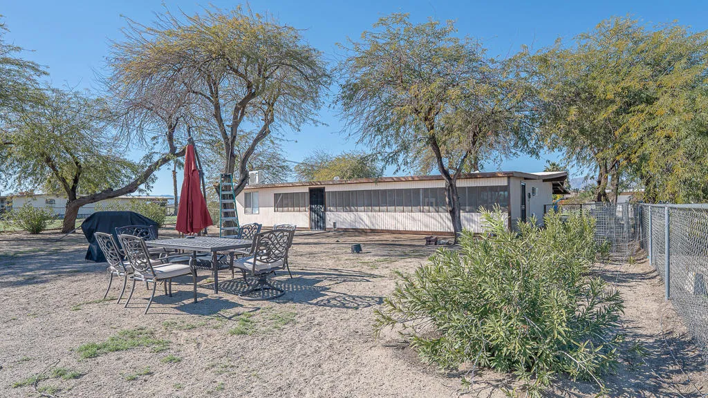 2338 Sand Ere Avenue, Thermal, California 92274 home-pic-9