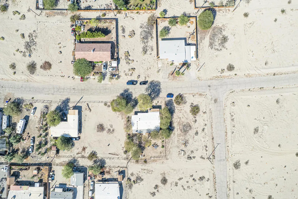 2338 Sand Ere Avenue, Thermal, California 92274 home-pic-13