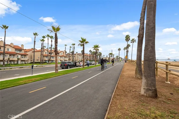 2000 Pacific Coast Hwy 102, Huntington Beach, California 92648