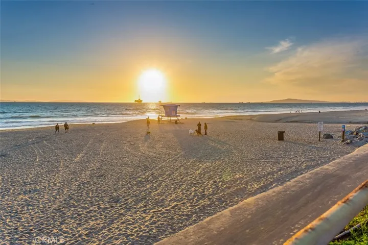 2000 Pacific Coast Hwy 102, Huntington Beach, California 92648