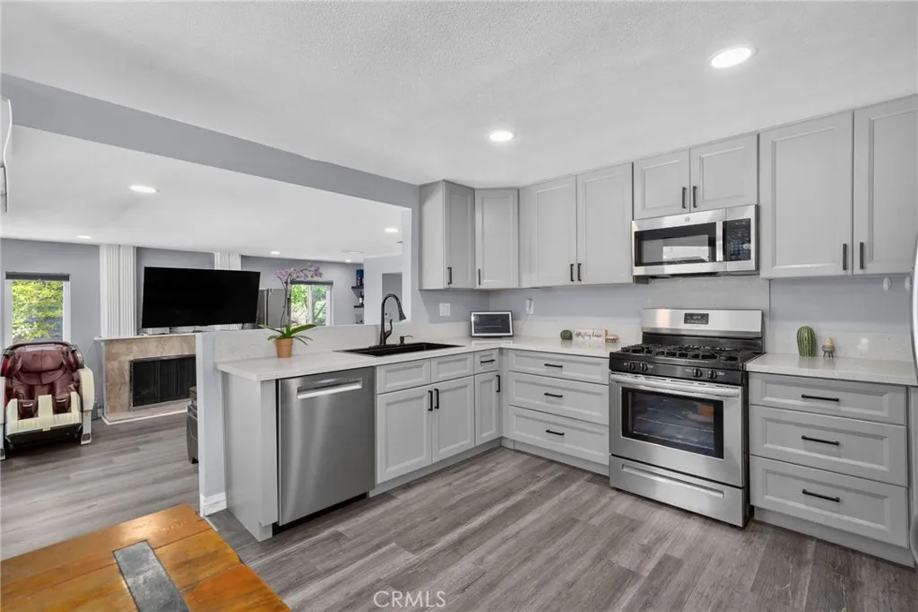 26 Viewpoint Circle, Pomona, California 91766 home-pic-14