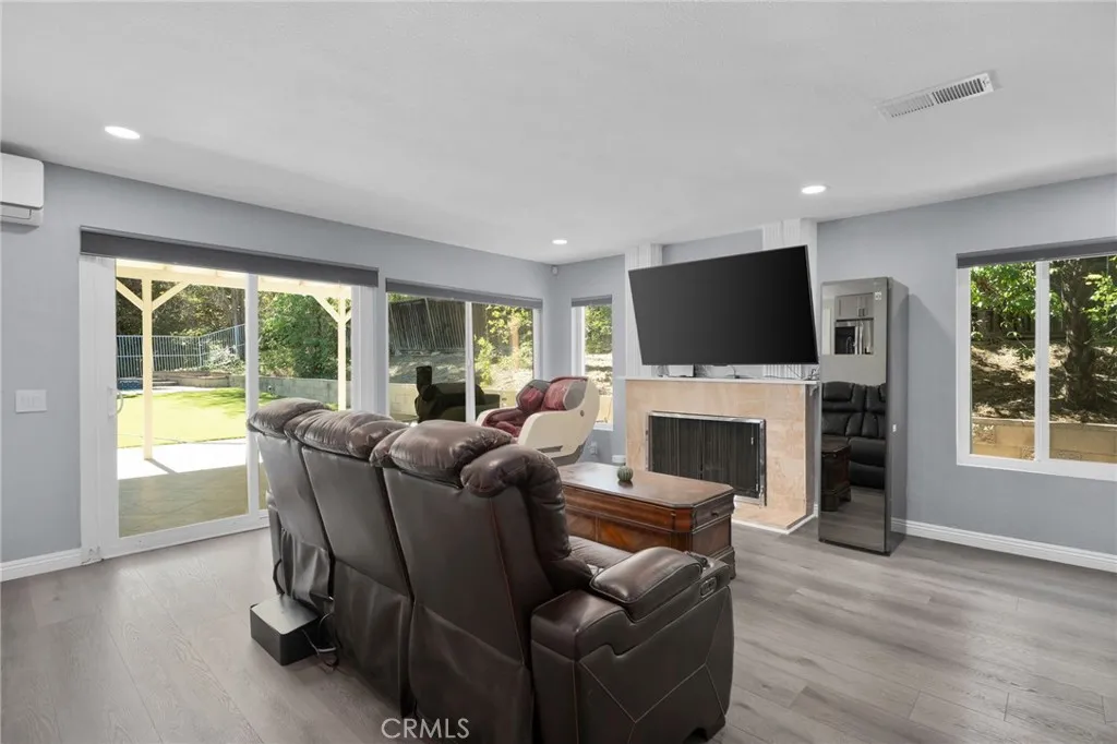26 Viewpoint Circle, Pomona, California 91766 home-pic-9