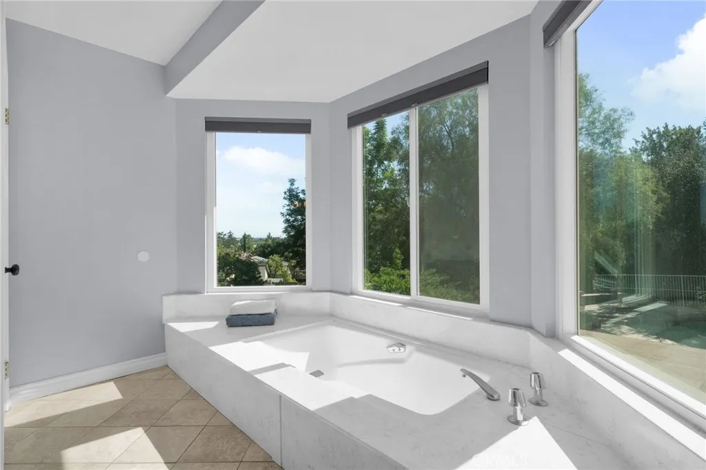 26 Viewpoint Circle, Pomona, California 91766 home-pic-31