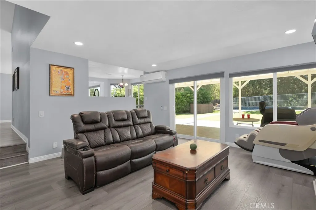 26 Viewpoint Circle, Pomona, California 91766 home-pic-10