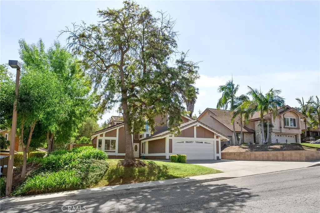 26 Viewpoint Circle, Pomona, California 91766 home-pic-3