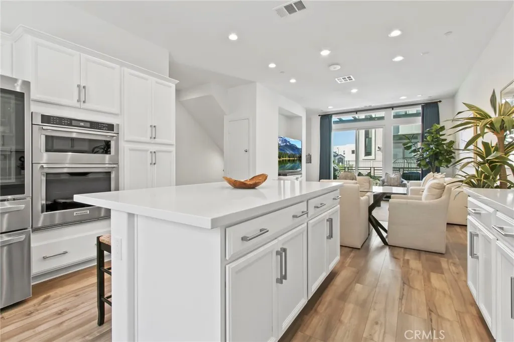 102 Sawbuck, Irvine, California 92618 home-pic-8