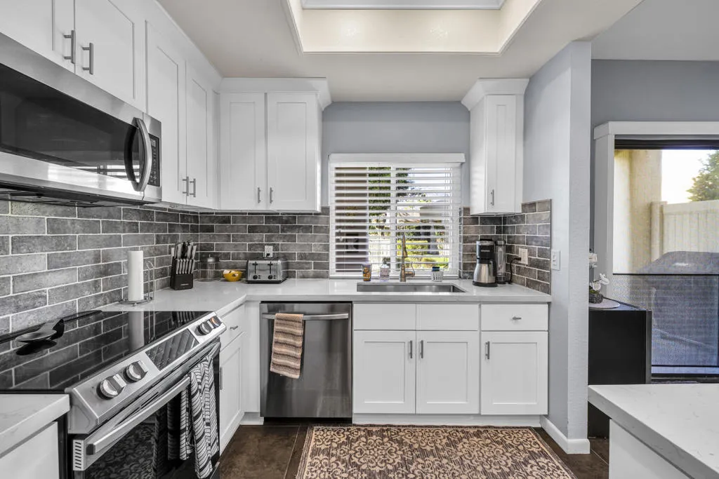 67201 N Chimayo Drive, Cathedral City, California 92234 home-pic-12