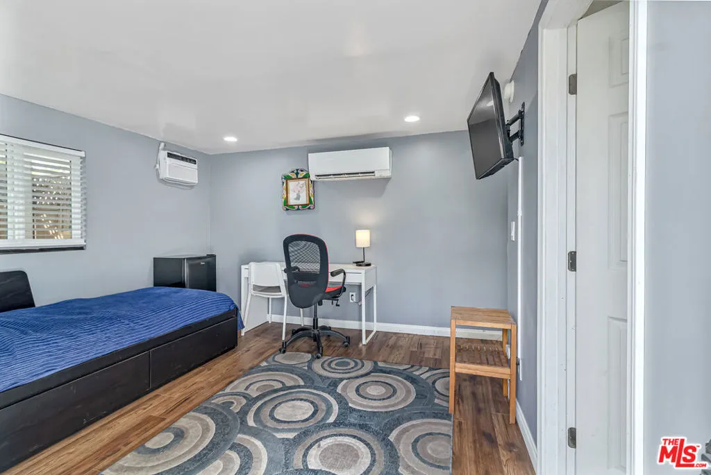 11725 Balboa Boulevard, Granada Hills, California 91344 home-pic-35