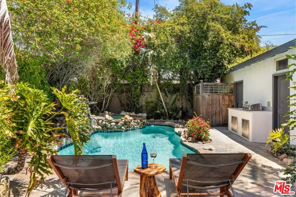 4940 Arcola Avenue, North Hollywood, California 91601 home-pic-2