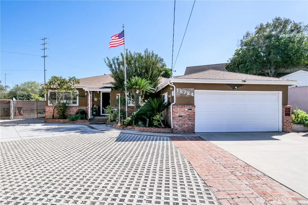 18724 S Brighton, Gardena, California 90248 home-pic-1