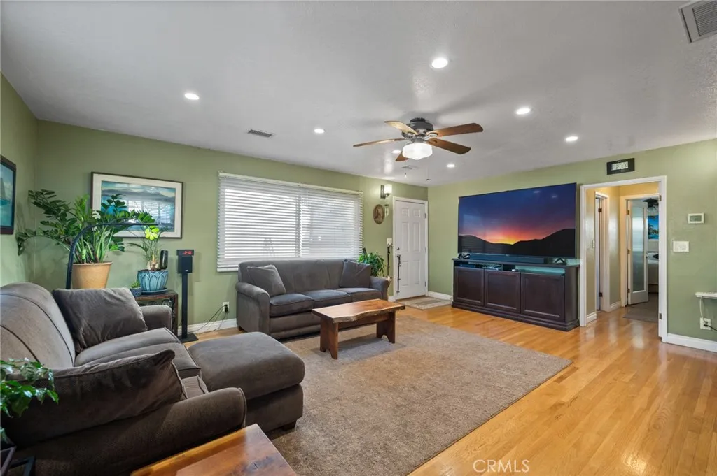18724 S Brighton, Gardena, California 90248 home-pic-5