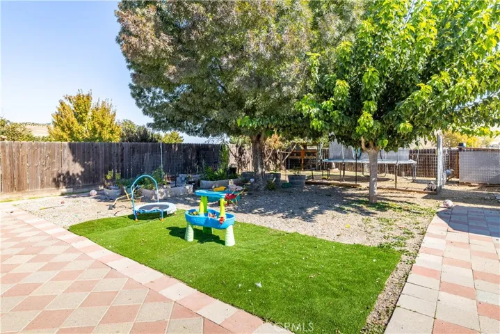 158 Calle Arroyo, Shandon, California 93461