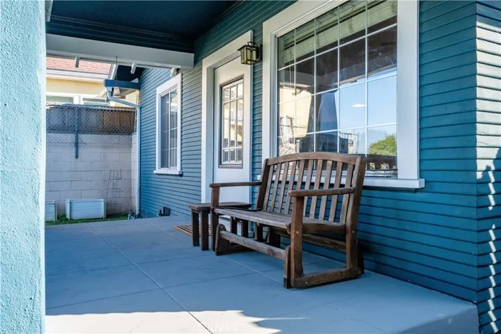 4562 Lomita, Los Angeles, California 90019
