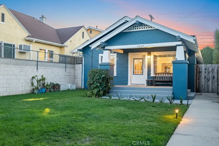 4562 Lomita, Los Angeles, California 90019
