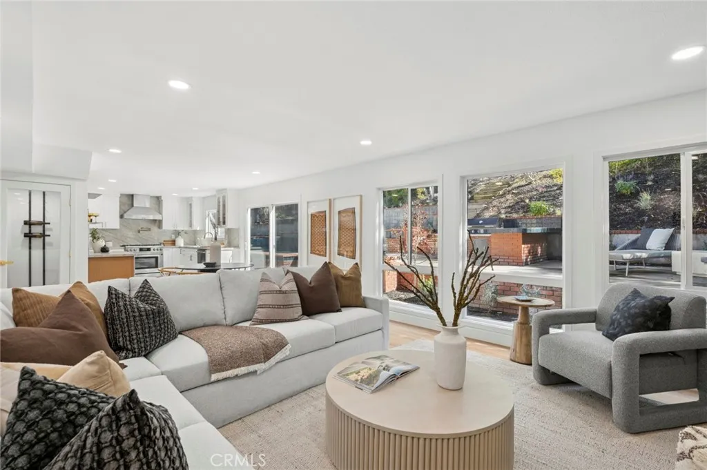 10222 Deerhill, Santa Ana, California 92705 home-pic-12