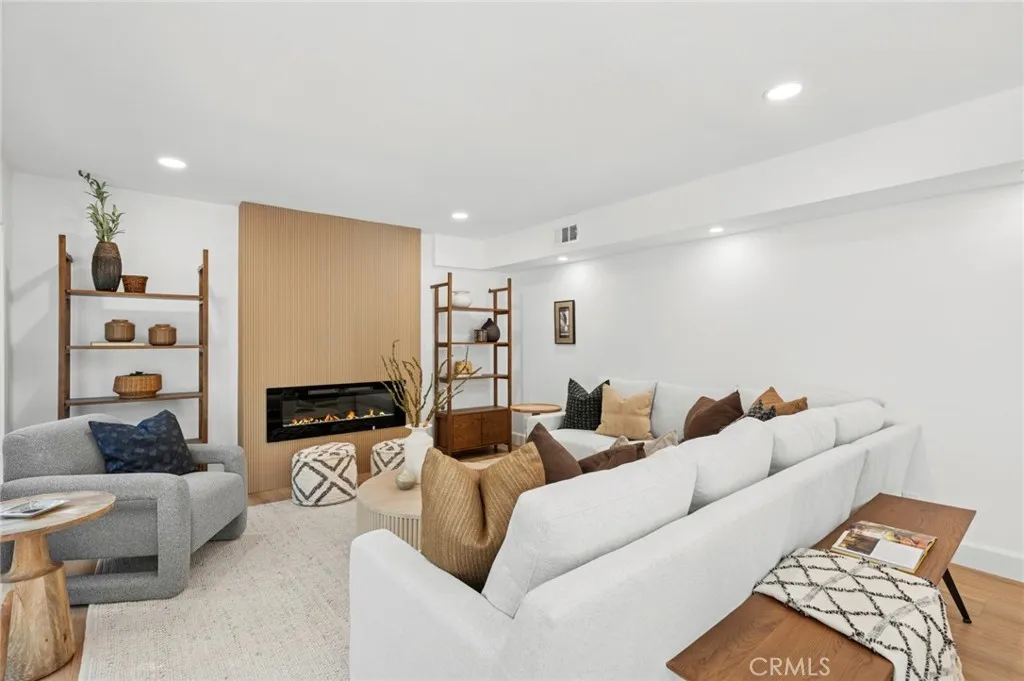 10222 Deerhill, Santa Ana, California 92705 home-pic-15