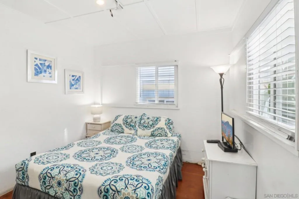 719 Jersey Ct, San Diego, California 92109 home-pic-25